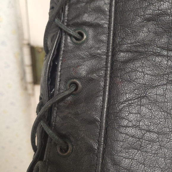 Jamin Leather men's black leather vest Size 40 lace up sides 4 pockets snaps - Picture 15 of 16
